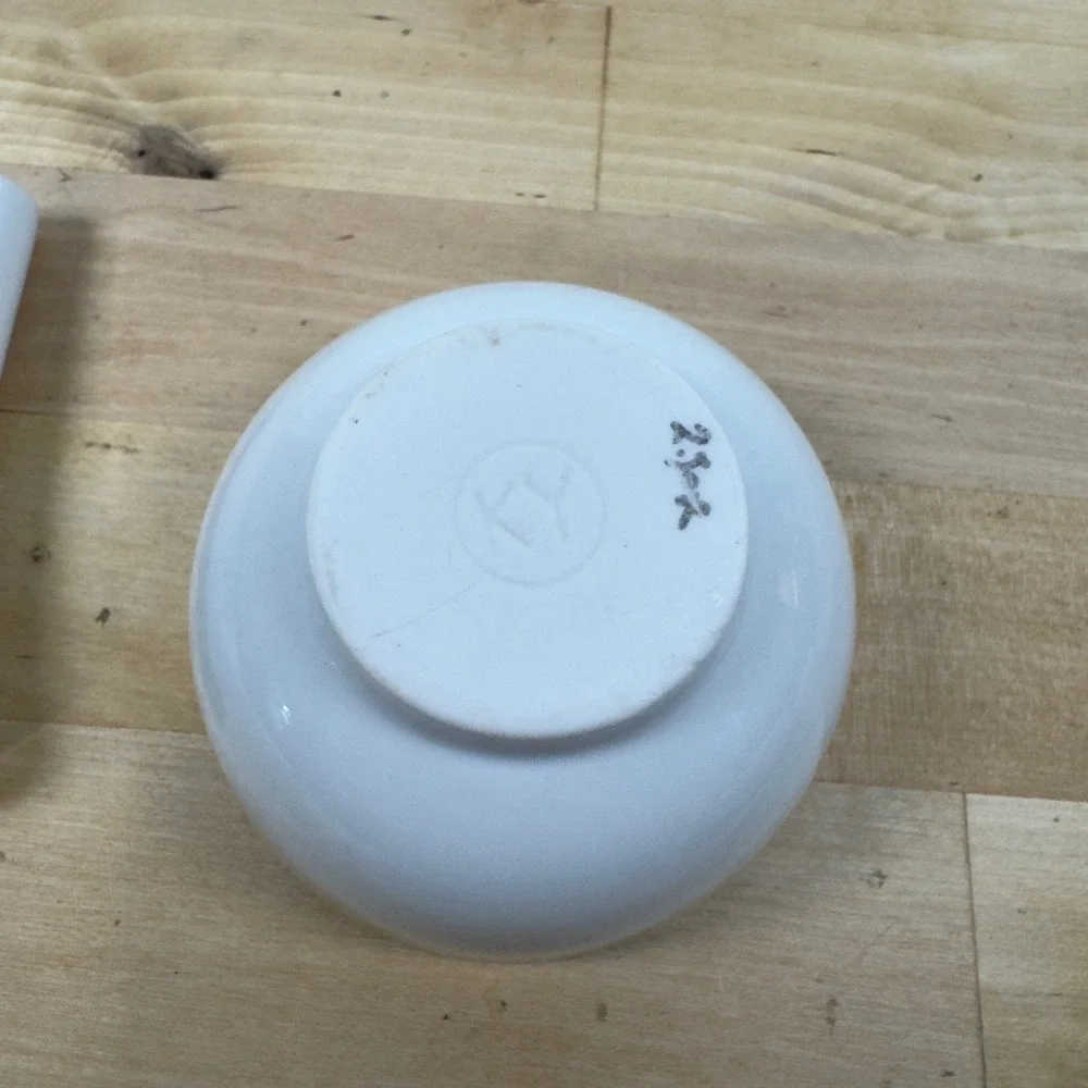 KY White Ceramic Mortar and Pestle Set with Pour Spout 3.5 Inch Small Grinder